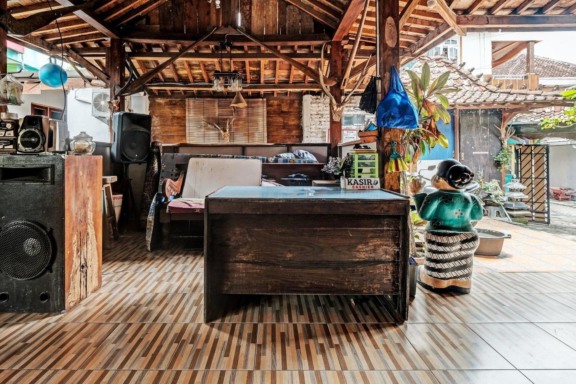 Spot On 91916 Joglo Doyong Homestay Syariah ยอกยาการ์ตา ภายนอก รูปภาพ