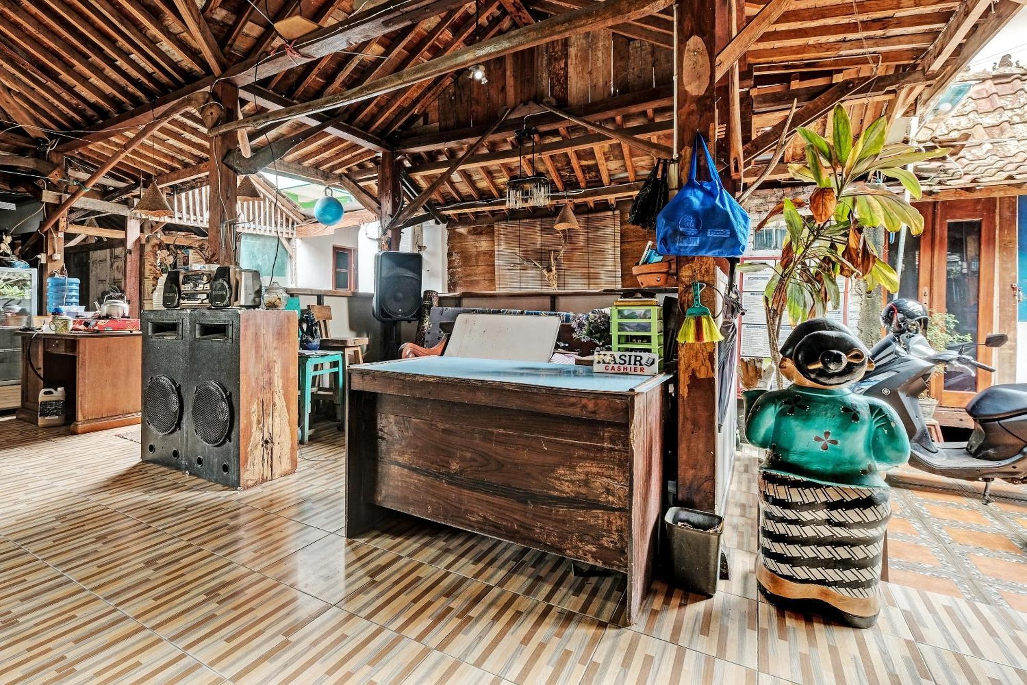 Spot On 91916 Joglo Doyong Homestay Syariah ยอกยาการ์ตา ภายนอก รูปภาพ